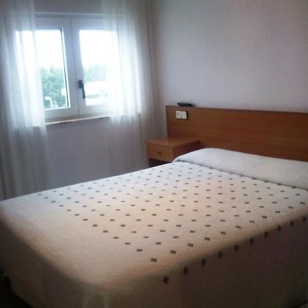Hostal Chiquin Tapia De Casariego Oda fotoğraf