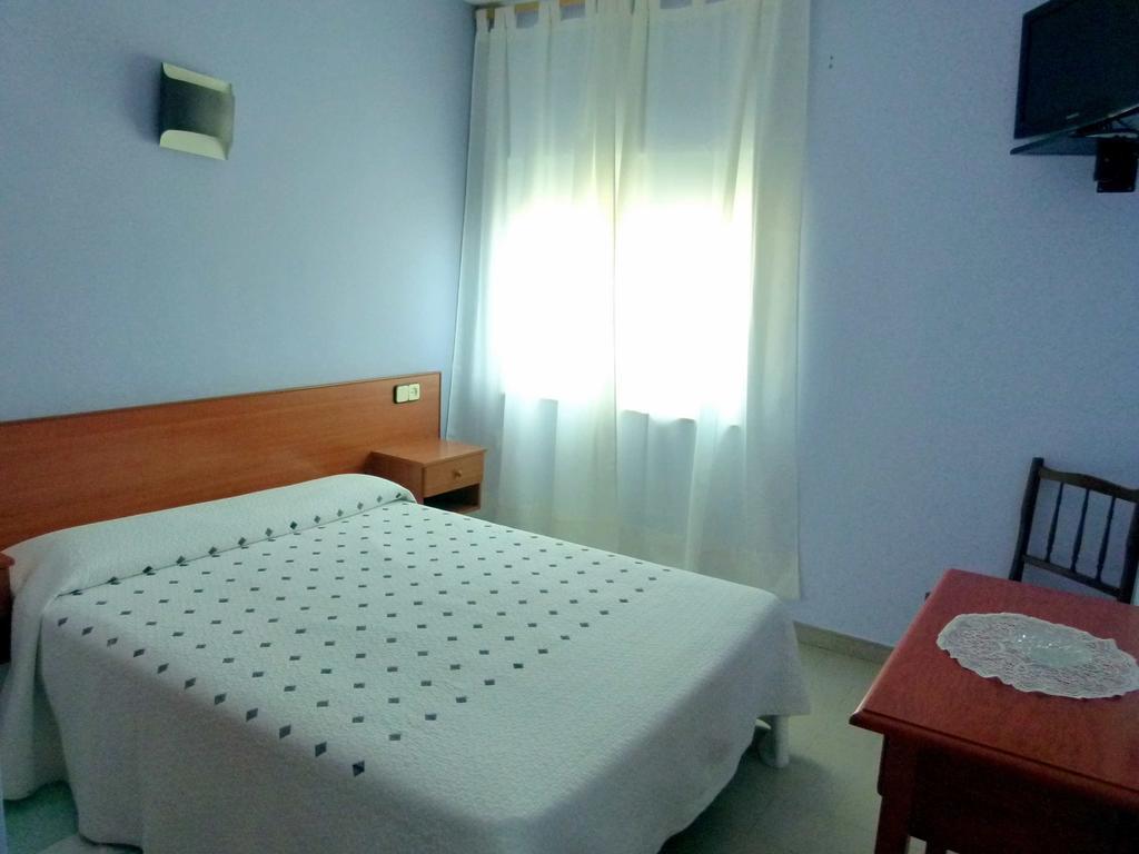 Hostal Chiquin Tapia De Casariego Oda fotoğraf